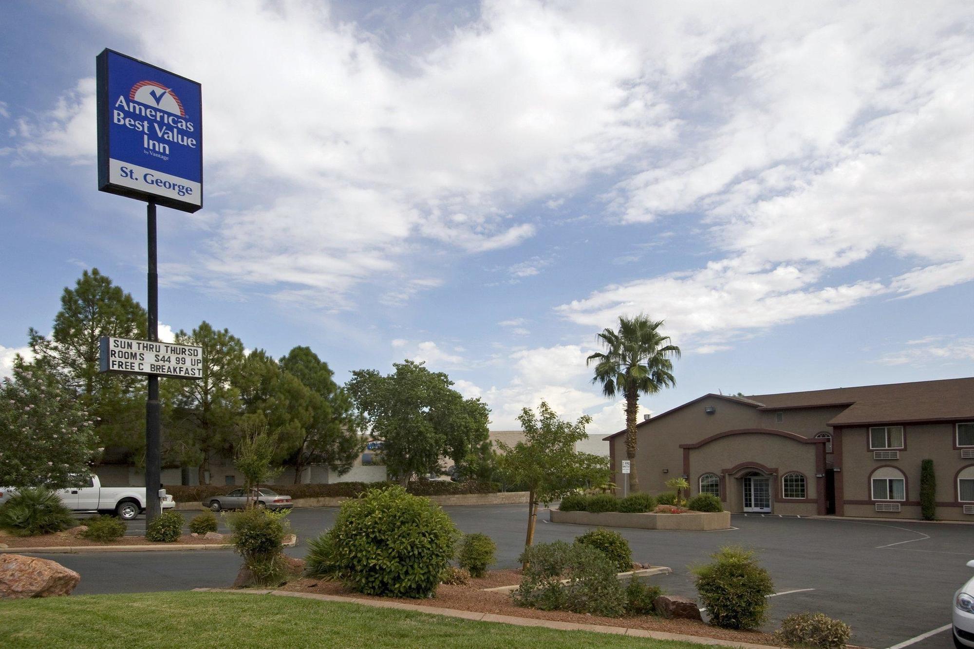 Red Roof Inn St George Ut - Convention Center セントジョージ エクステリア 写真