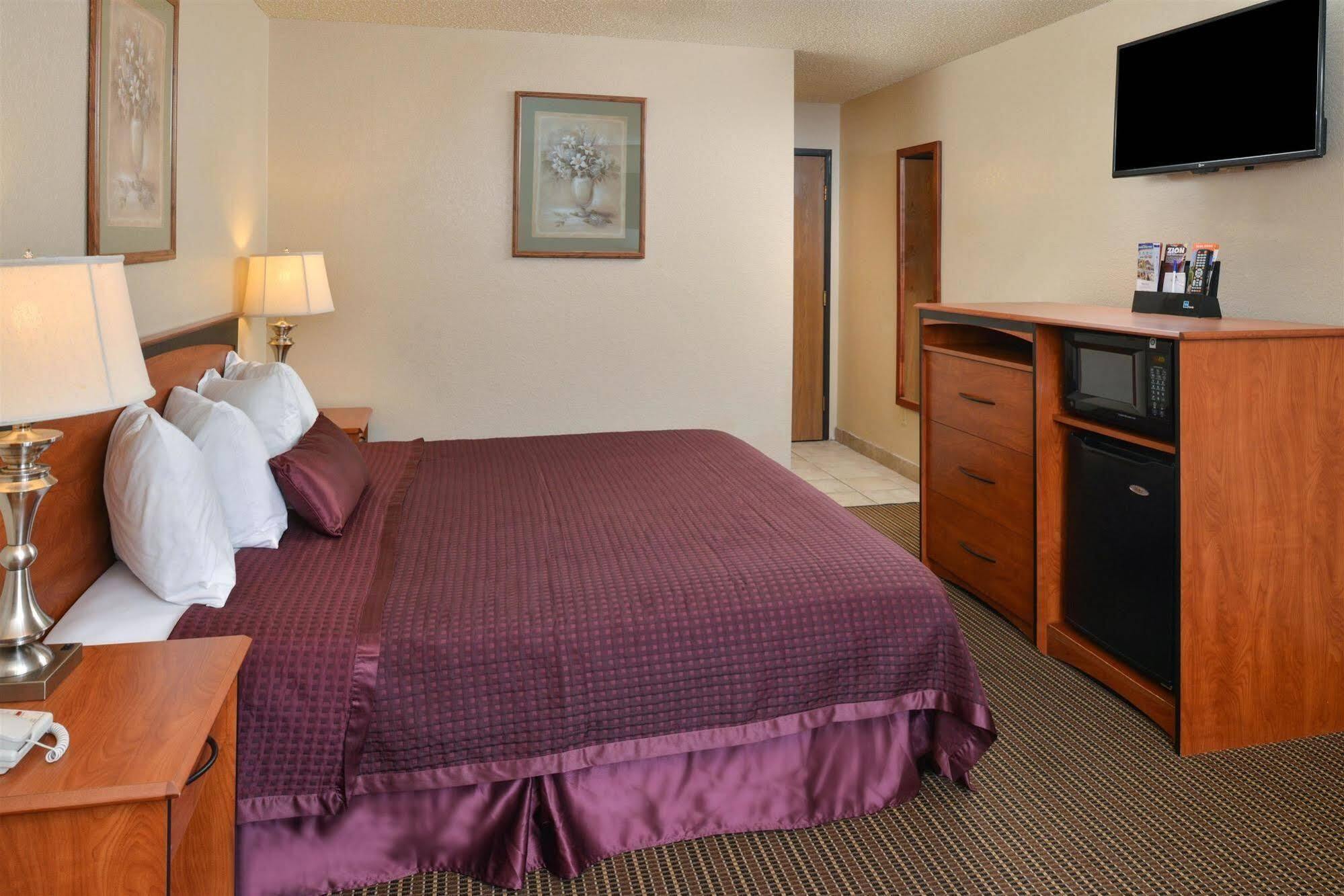 Red Roof Inn St George Ut - Convention Center セントジョージ エクステリア 写真